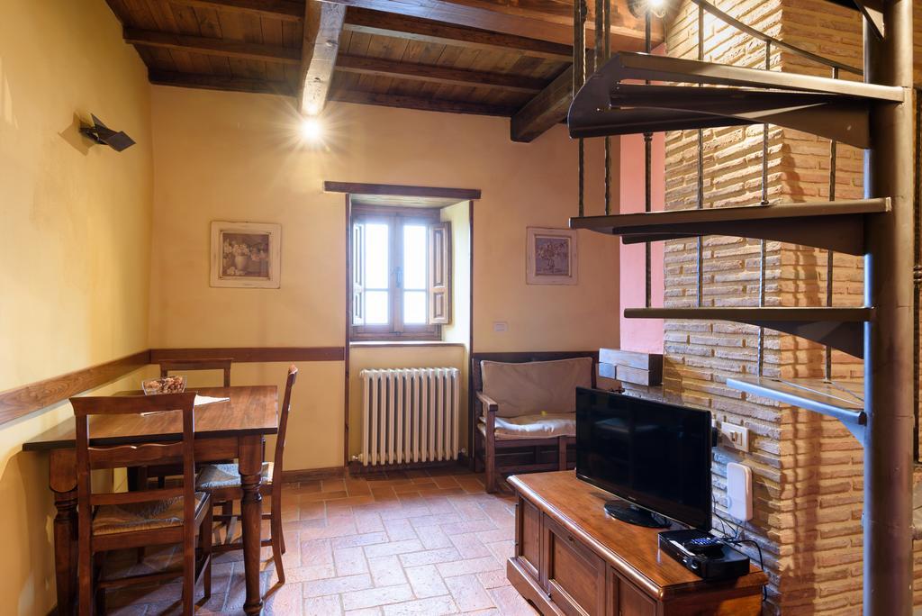 Ortignano Raggiolo Il Borgo Dei Corsi - Charming Holiday Apartments المظهر الخارجي الصورة