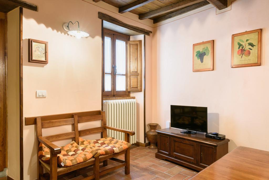 Ortignano Raggiolo Il Borgo Dei Corsi - Charming Holiday Apartments المظهر الخارجي الصورة